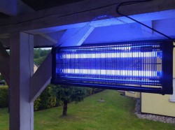 Lampa owadobójcza Noveen IKN 30 czarna