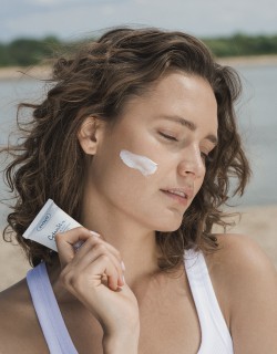 Ziaja Gdanskin Rozświetlający krem na dzień SPF15 50ml