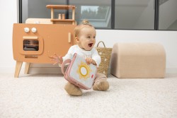 Tiny Love Książeczka edukacyjna dla dziecka Moje Podróże - Kraina Jednorożca