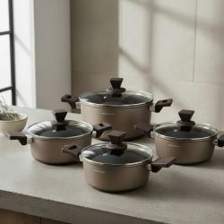 Garnek Aston Florina 20 cm 2,1L. Z Pokrywką, IND. by Mateusz Gessler (Szampan, Powłoka Non-Stick, Uchwyt Czarny)