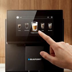 Ekspres Ciśnieniowy Blaupunkt CMA 501 Czarny (20 Bar, LCD, Młynek, Automat Spieniający, Pojemnik Na Mleko)