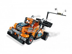 LEGO Technic Ciężarówka wyścigowa 42104