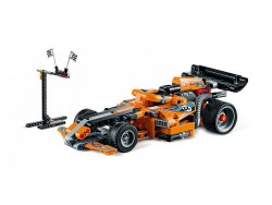 LEGO Technic Ciężarówka wyścigowa 42104