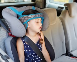 NapUp Opaska podtrzymująca głowę w foteliku samochodowym dla dzieci - niebieska